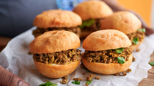 Rezept Vetkoek – namibische Curry-Hack-Burger