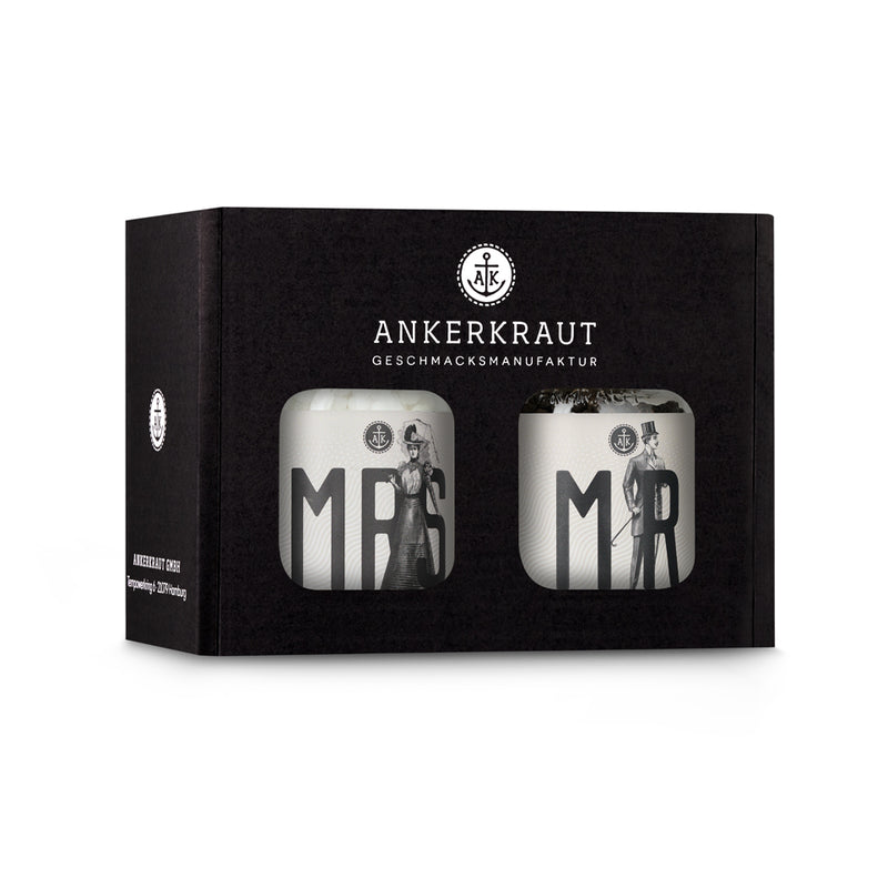 Geschenkbox zur Hochzeit mit Mr. und Mrs. Korkengläsern im schwarzen Ankerkrautkarton.