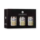 Kräutertee Geschenkset von Ankerkraut, bestehend aus drei Korkengläsern in einer schwarzen Geschenkbox.