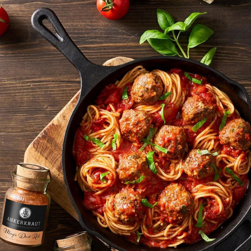 Magic Dust Rub neben Spaghetti mit Hackbällchen