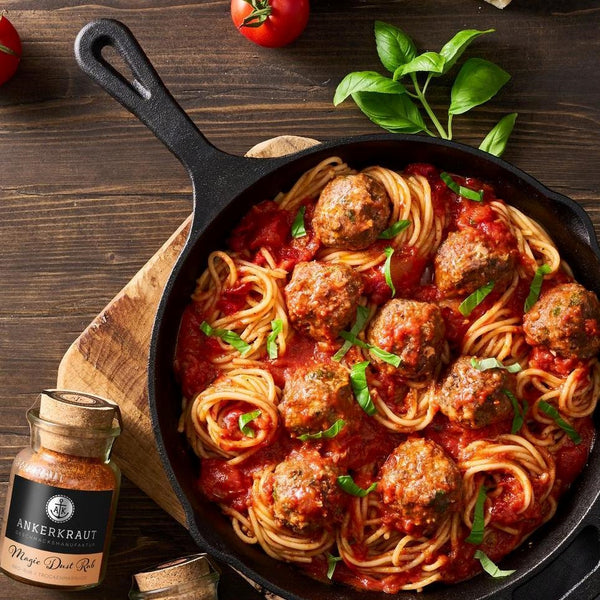 Magic Dust Rub neben Spaghetti mit Hackbällchen