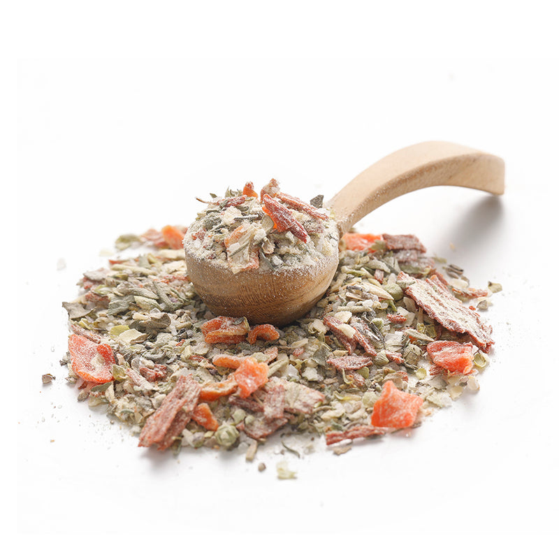 BIO Bolognese von Ankerkraut als Häufchen auf einem Gewürzlöffel.