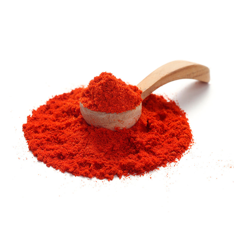 BIO Paprika von Ankerkraut als Häufchen auf einem Gewürzlöffel.