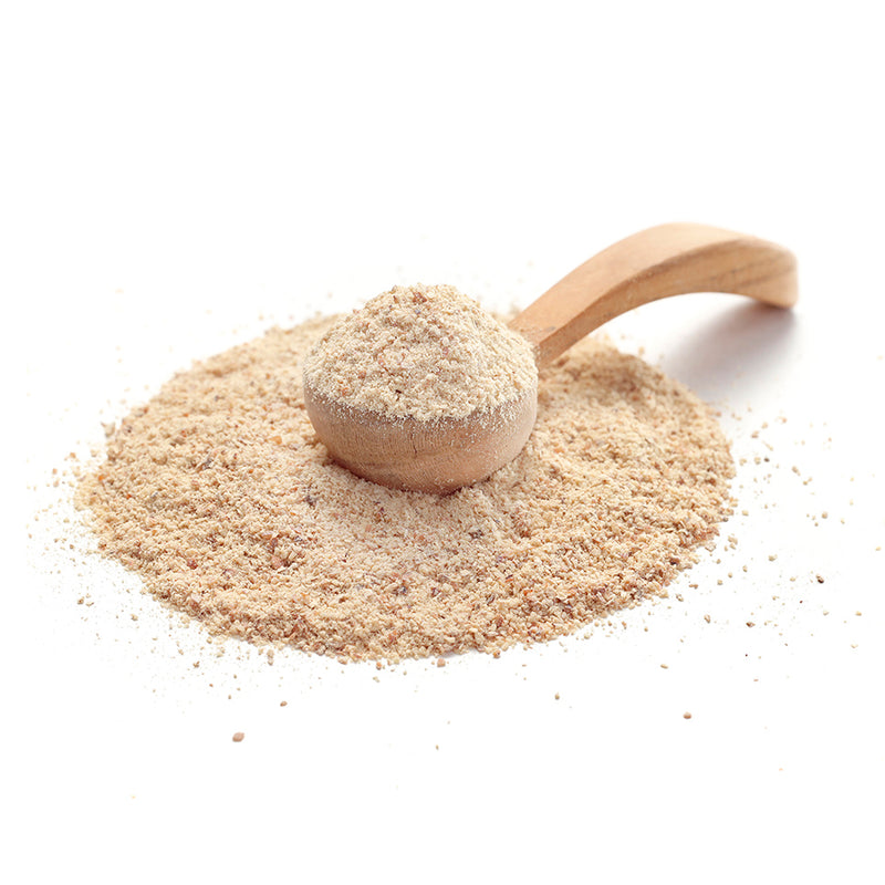 Bio Zitronenpfeffer von Ankerkraut als Häufchen auf einem Gewürzlöffel.