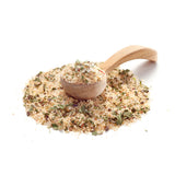 Paella Gewürz von Ankerkraut als Häufchen auf einem Gewürzlöffel.