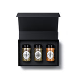 Steak Geschenk-Box aus schwarzem Karton mit geöffnetem Deckel und Blick auf den Inhalt.