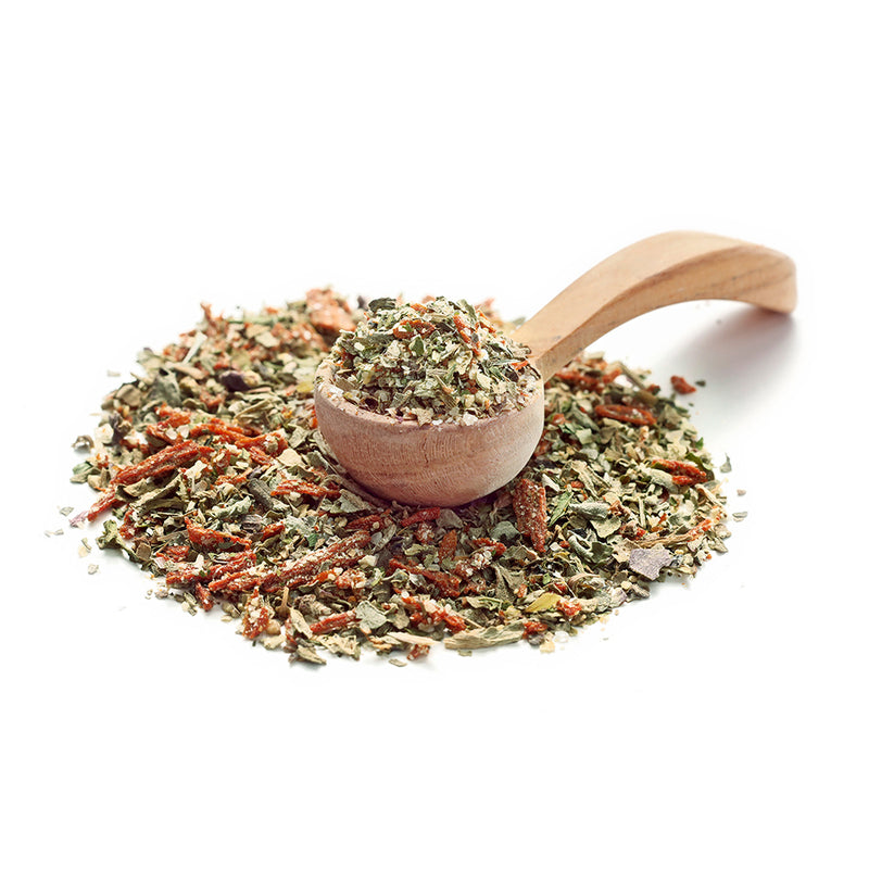 Tomate Mozzarella Gewürz von Ankerkraut als Häufchen auf einem Gewürzlöffel.