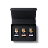 Für Dich Geschenk-Box aus schwarzem Karton mit geöffnetem Deckel und Blick auf den Inhalt.