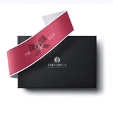 Für Dich Geschenk Box aus schwarzem Karton mit diagonaler Banderole.