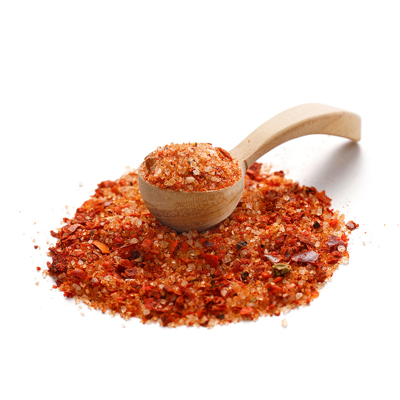 Wiesel Ultimate BBQ Rub von Ankerkraut als Häufchen auf einem Gewürzlöffel.